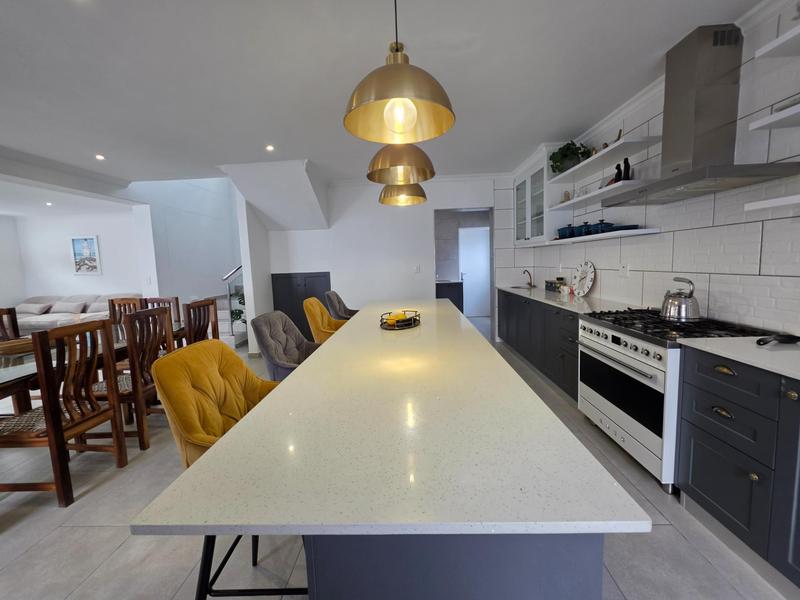 4 Bedroom Property for Sale in Shelley Point Western Cape